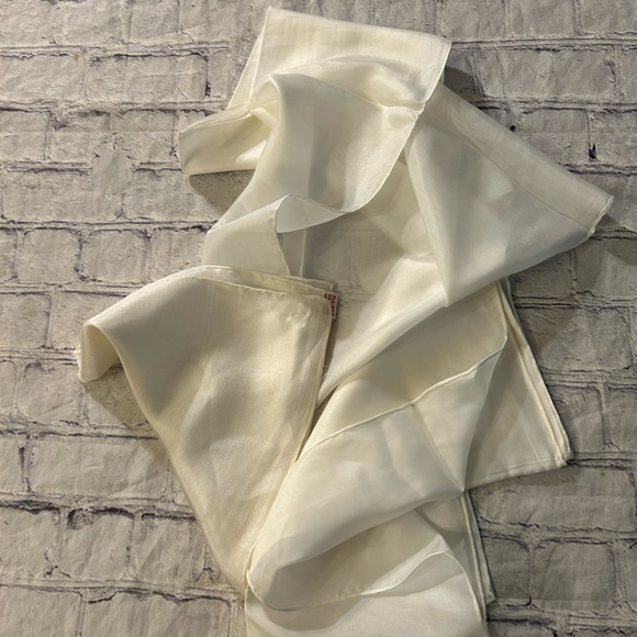 LOT OF (3) OFF WHITE/IVORY VINTAGE SILK SQUARE SCARVES NEUTRAL CLASSIC - Picture 2 of 5